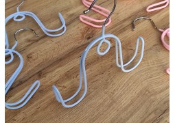 Вішалка металева в силіконі для тапочок, шльопанців, в`єтнамок  №2 (блакитна)